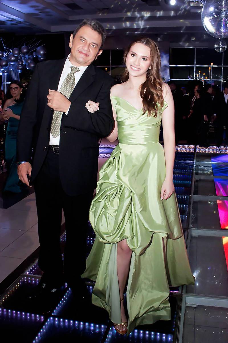 Jorge Handal y su hija Elena Handal. 