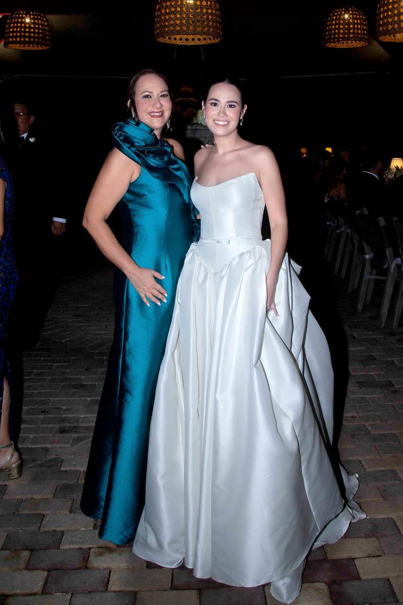 Stephanie Marinakys y Juliana Fernández.