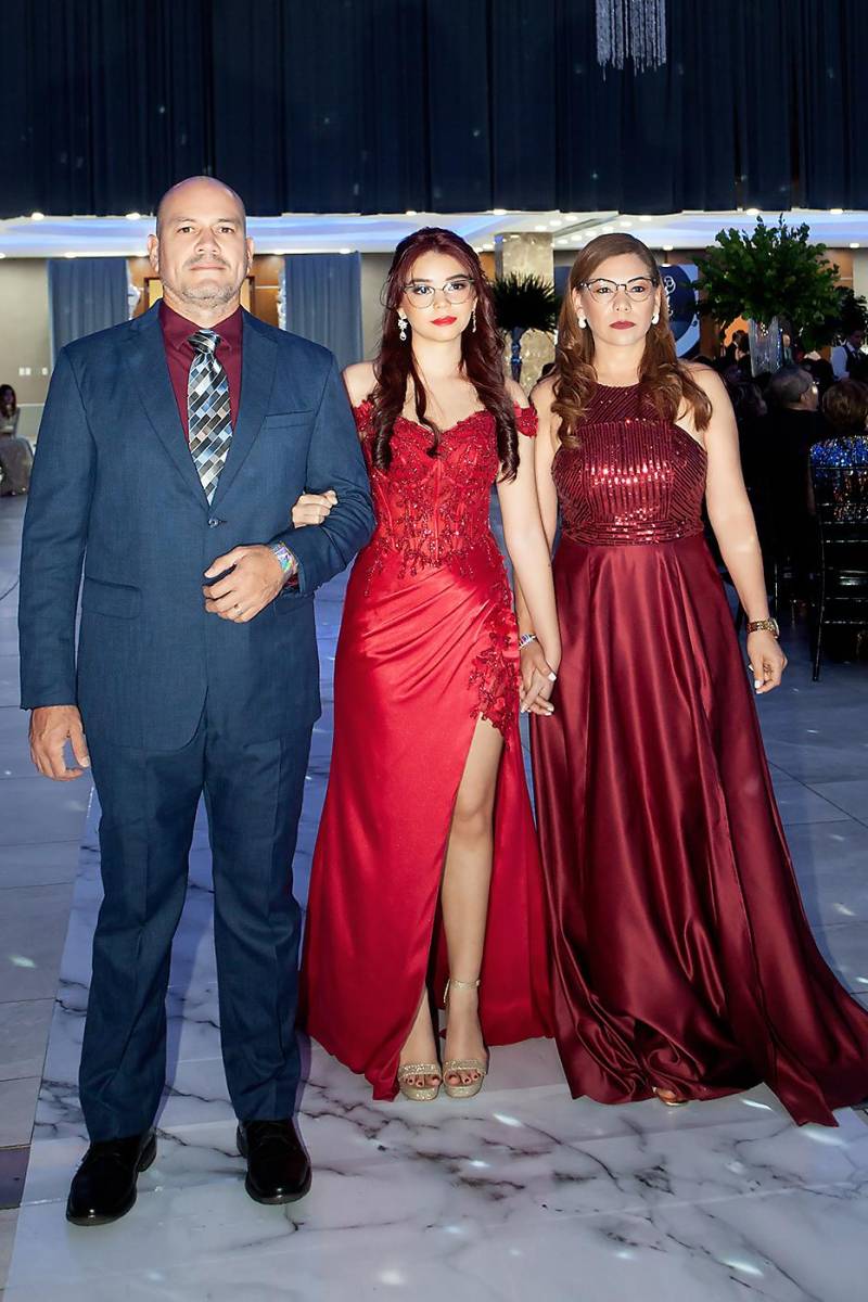 Ricardo y Gisela Palao con su hija Elena.