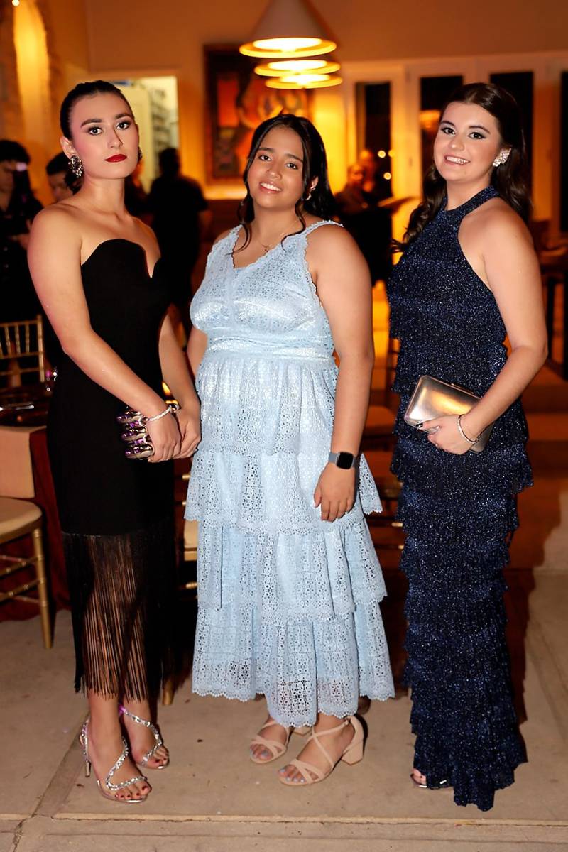 Cristina Laínez, xxx y Andrea Llanes.