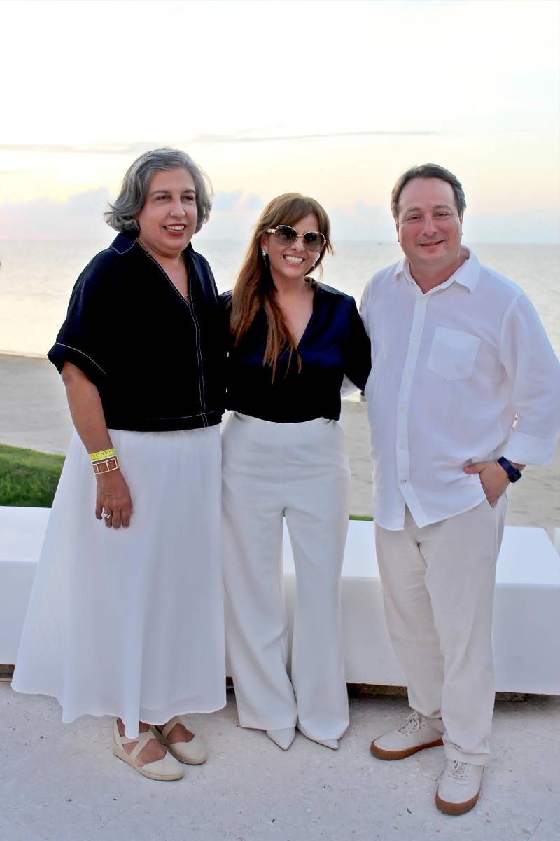 Anabel Gallardo, Debbie Reynaud y Eddy Ordóñez.