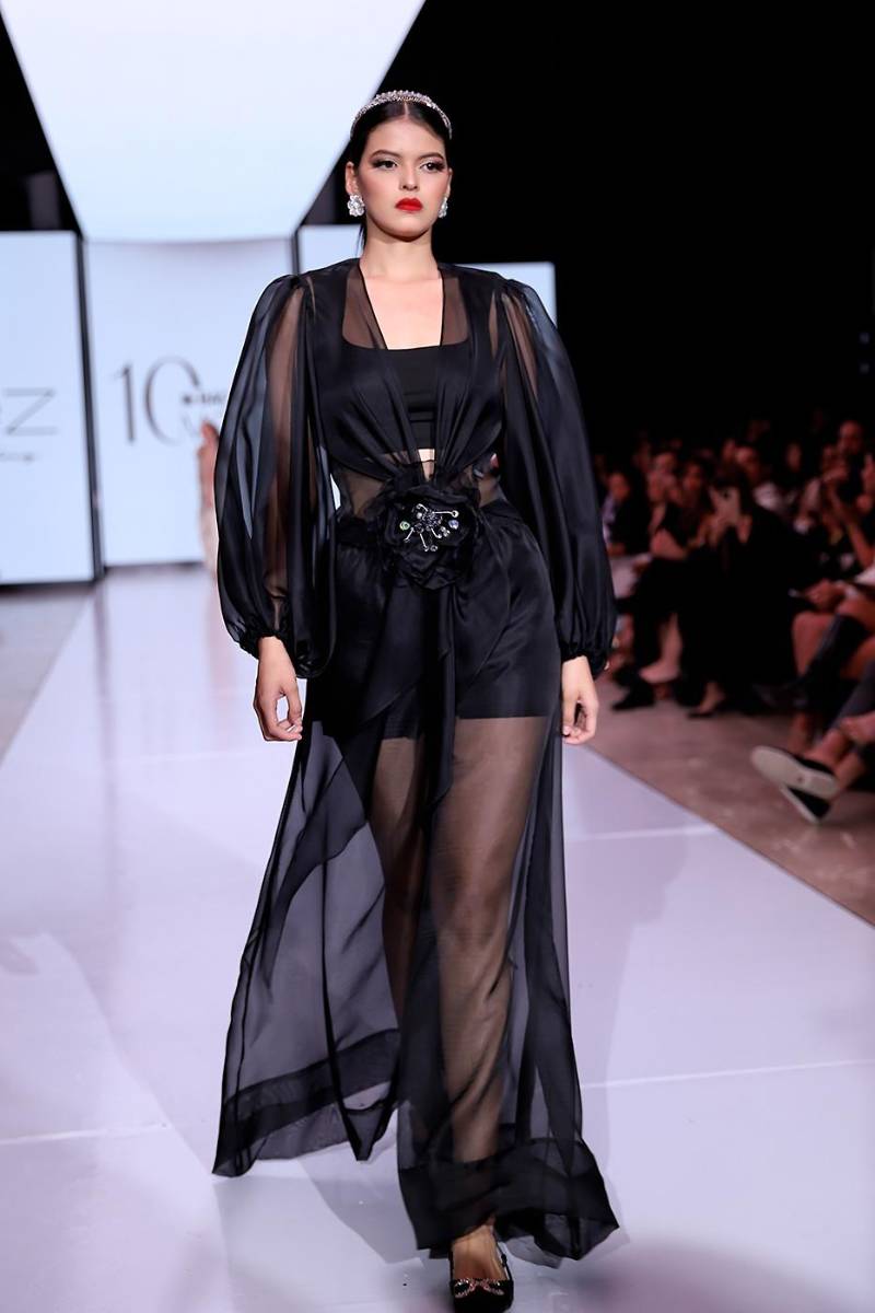 Diez por Miguel Chong en Bac Estilo Moda 2025