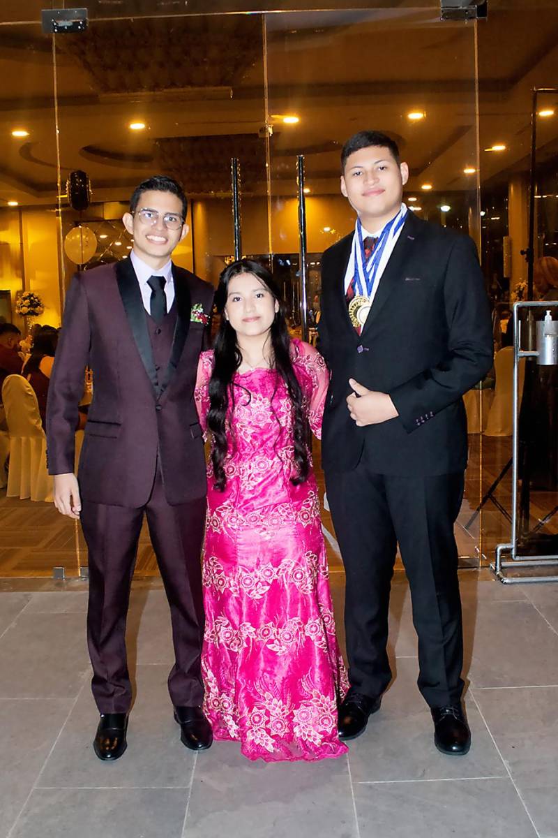 Gamaliel Melara, Ruth Pérez y Elias Espinal.