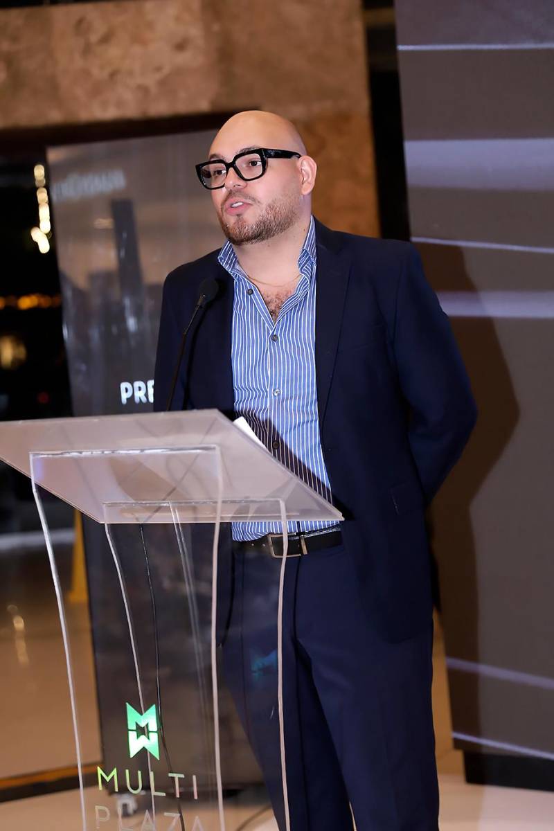 Lawin Paz, jefe académico de la carrera de Diseño de Modas de UNITEC.