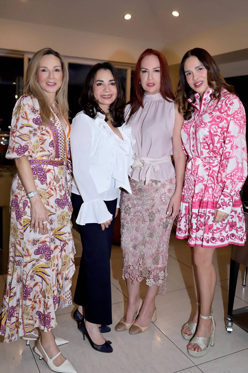 Karla Kafie, Gloria Abudoj, Rosamaría Lara y Annamelisa Paz