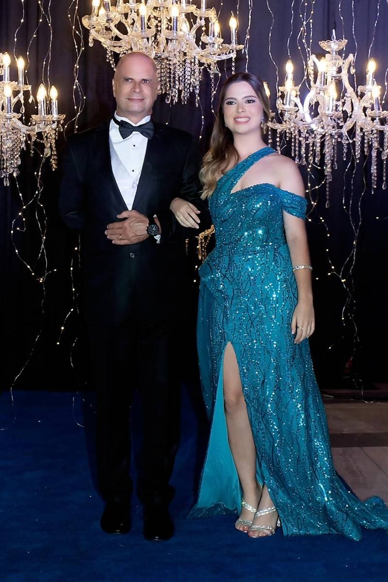 Eduardo Handal y su hija Natalia Sofía Handal Sandoval.