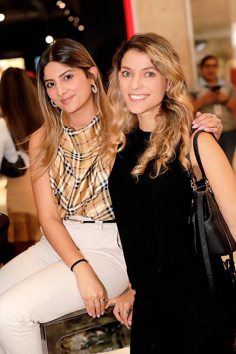 Rosangelica Castillo y Sofía Clare