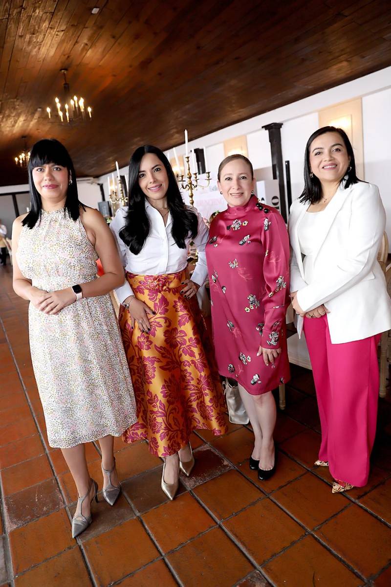 Gracia Aguilar, Ana Lucía Girón y María Solís. Gracia Aguilar, Ana Lucía Girón y María Solís.