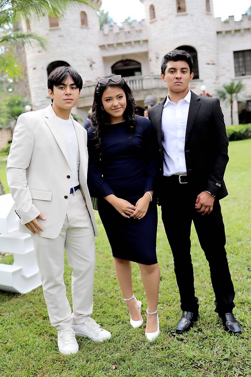 Bryan Baquedano, Alana Morazán y Hugo Palma