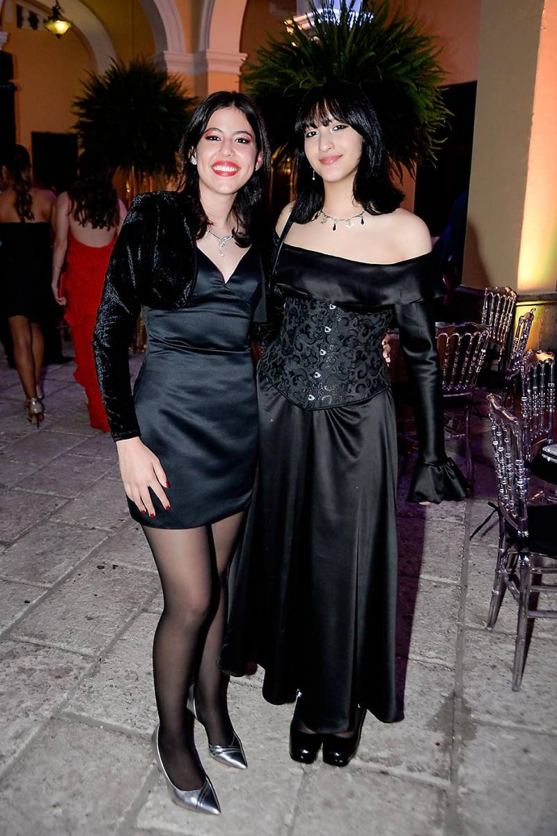 Roselyn Hazboun y Carolina Rodas.