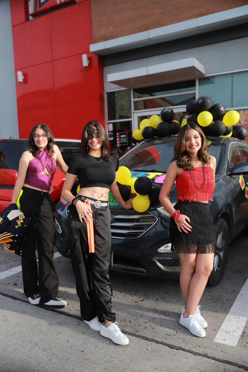 Avril Velásquez, Lia Rodas y Gladys Ledezma.