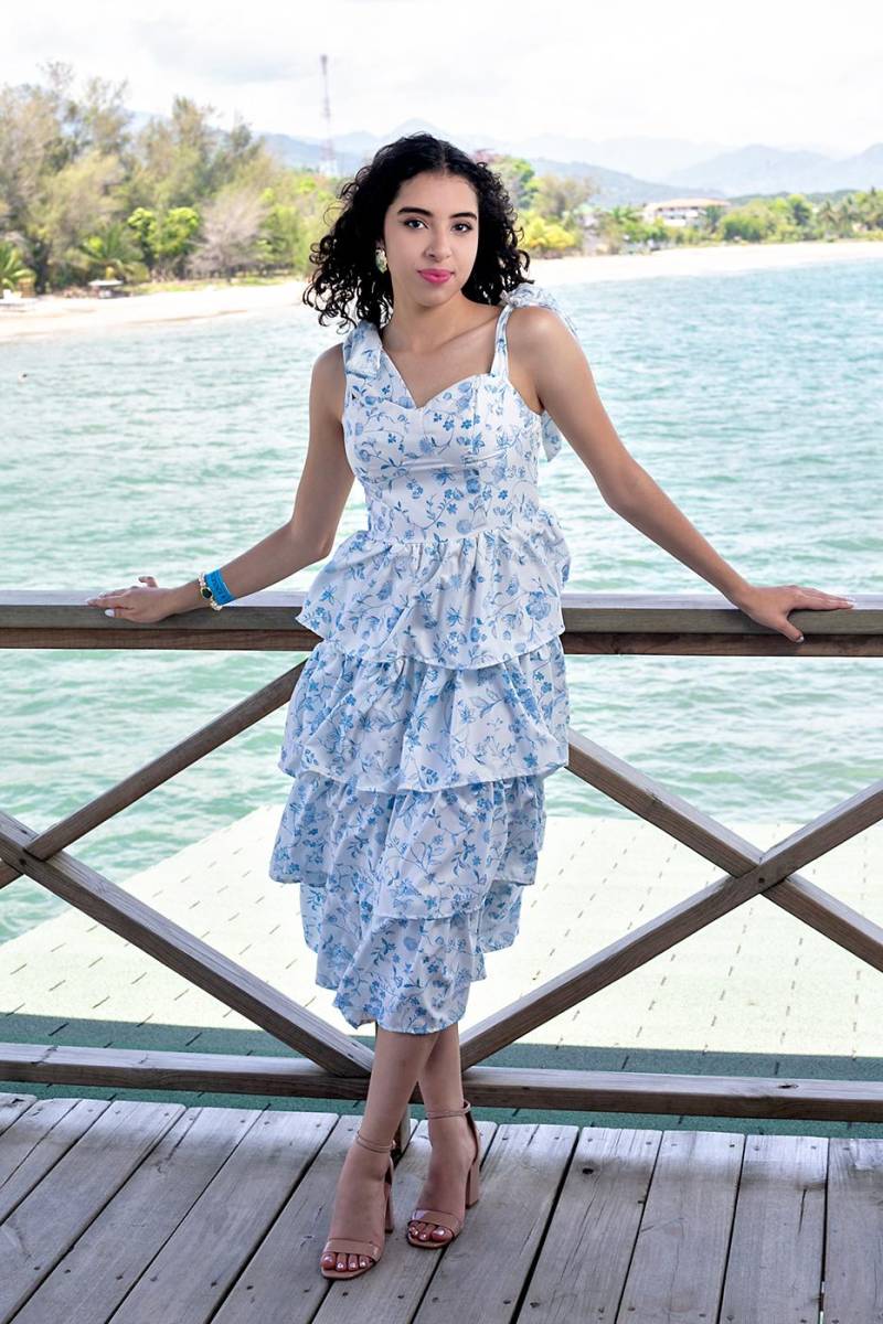 Mayra Flores.