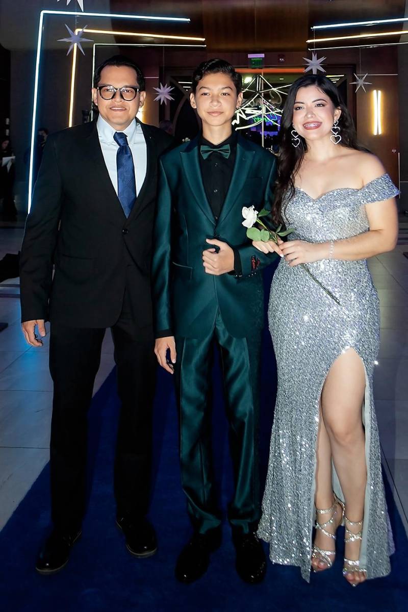 Reinaldo y Grace Maldonado con su hijo Erick 