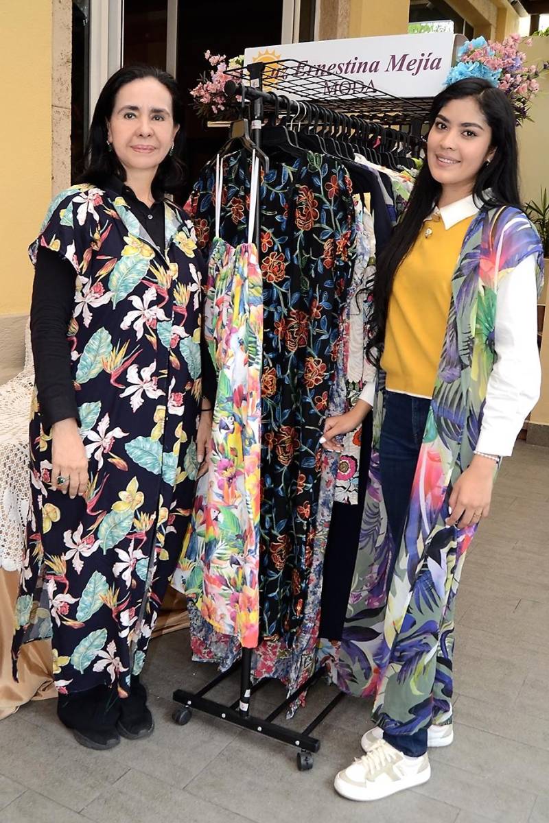 Luz Ernestina Mejía y Liz Durón.