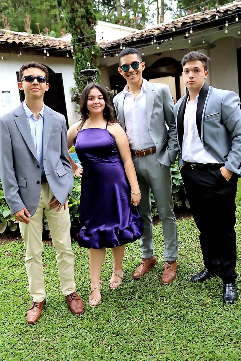 Jose Alvarez, Valeria Padilla, Jonathan Mendoza y Larsson Padilla