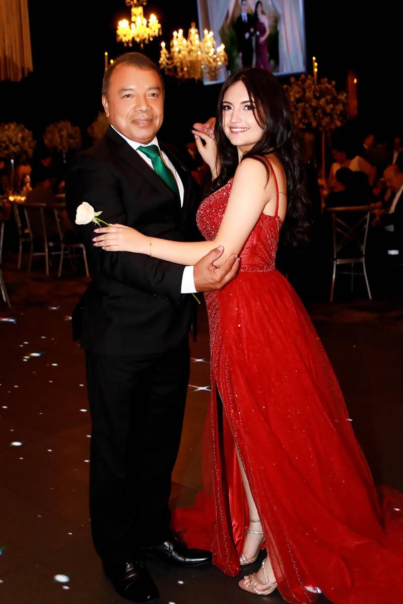 Antonella Reyes y su padre Elsy Rivera. 