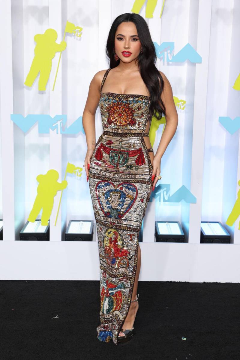 Becky G en Zuhair Murad.