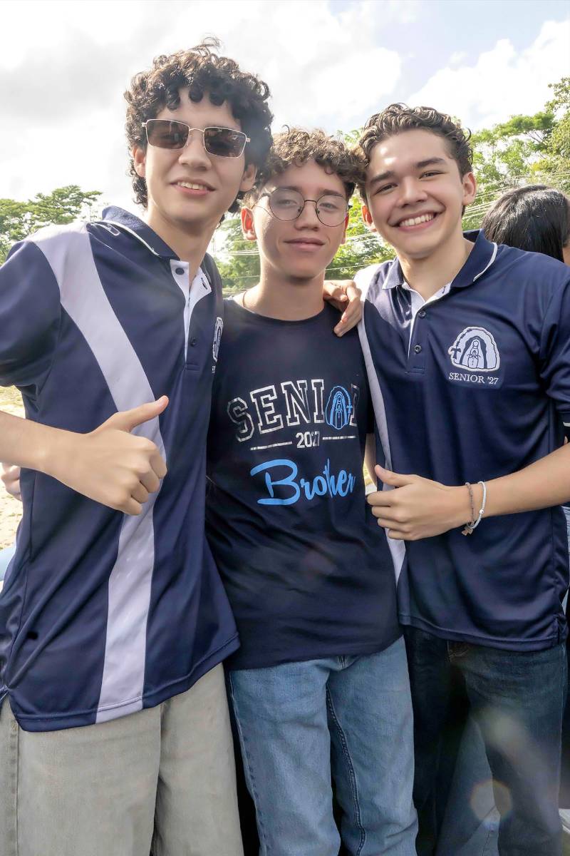 Senior Entrance 2027 de la Franciscan School