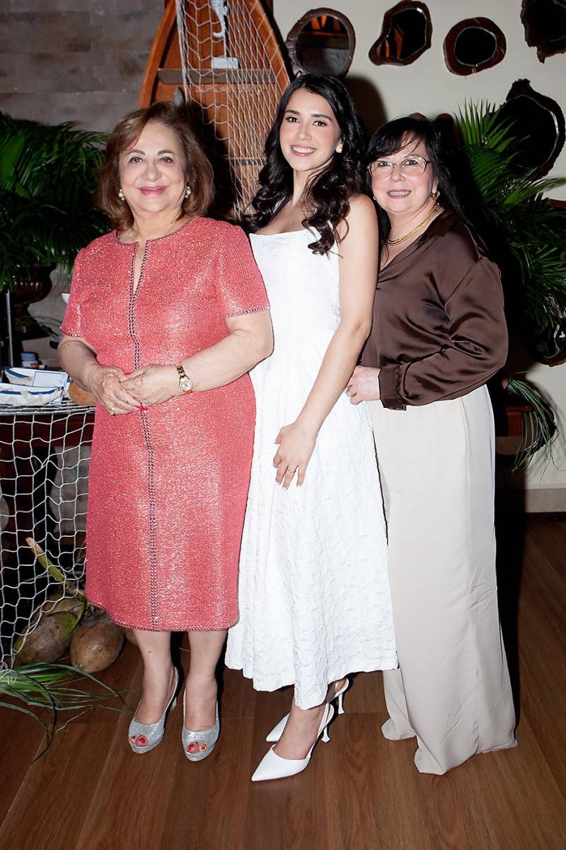 Suyapa Fuschich con Giovanna Handal y su madre Daisy Handal.
