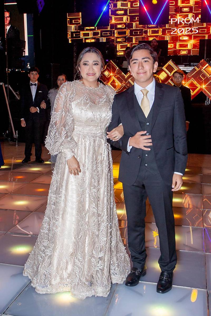 Desfile padres e hijos de la prom 2025 de Santa María del Valle