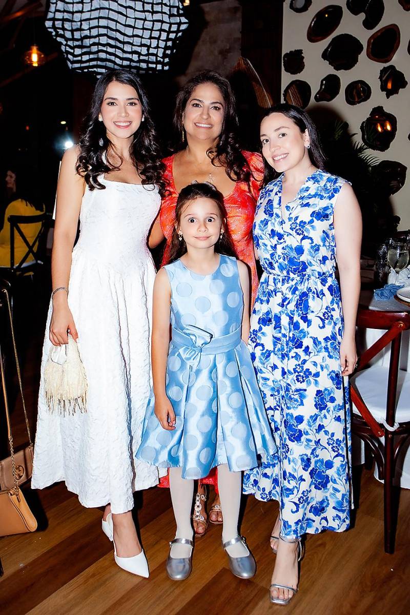 Giovanna Handal, Tatiana Bendeck, Katherina Fuschich y Michelle Salavarria.