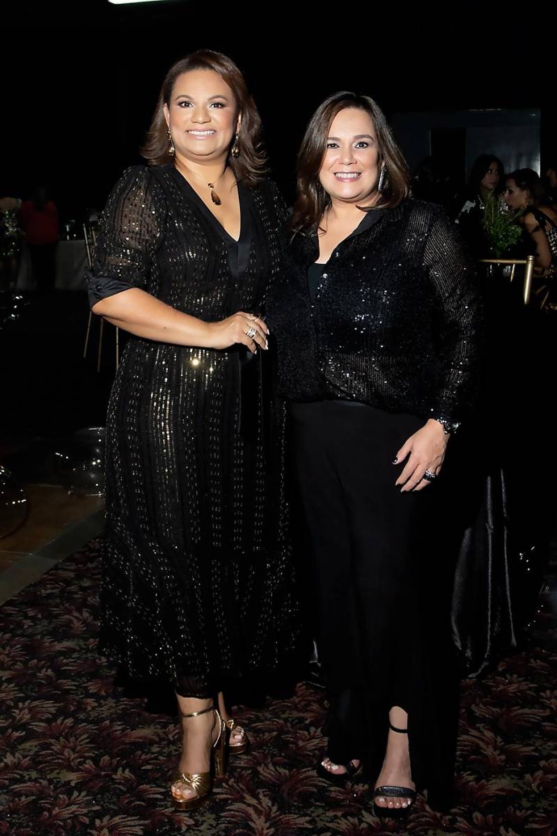 Carmen Rodezno y Julissa Marinakis.