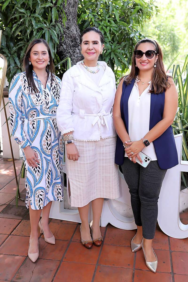 Valeria Ríos, Luz Ernetina Mejía y Mónica Arita. 