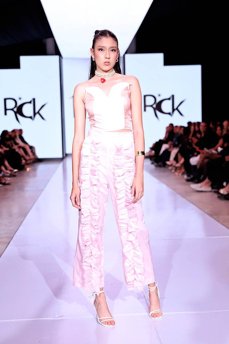 MIRCALLA por Erick Molina en BAC Estilo Moda 2025