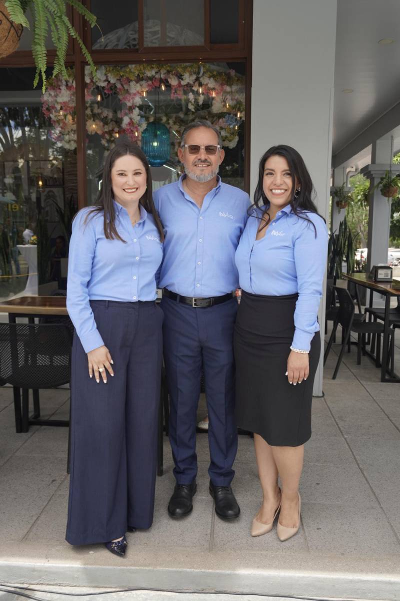 Ana Isabel Araque, Harry Franks y Fabiola Guillén.
