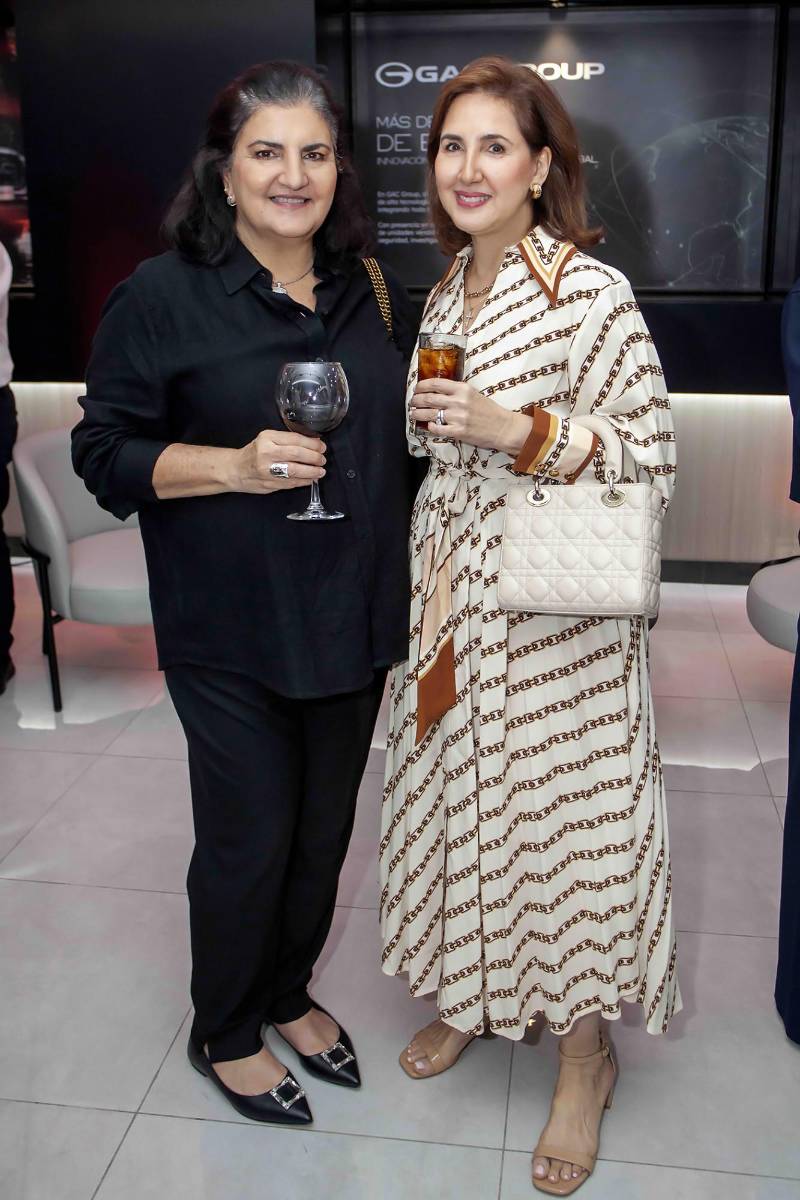 Carla Urmeneta y Amalia Jaar.