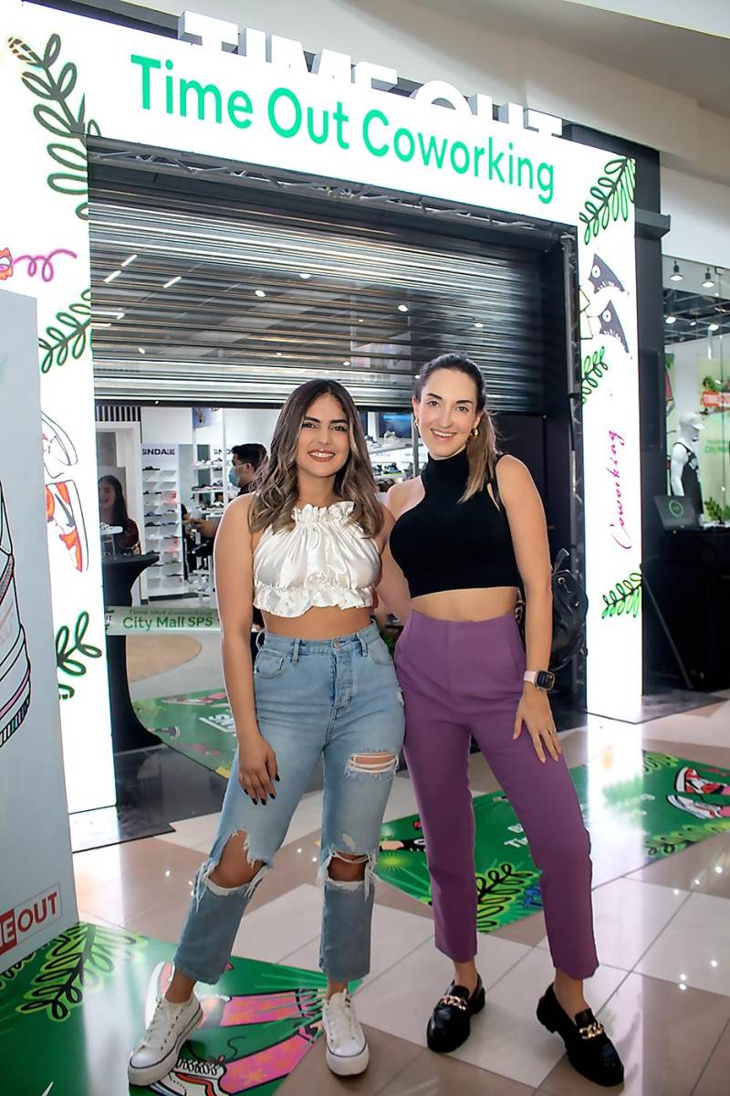 Mar Cobos y Natalia Borda.