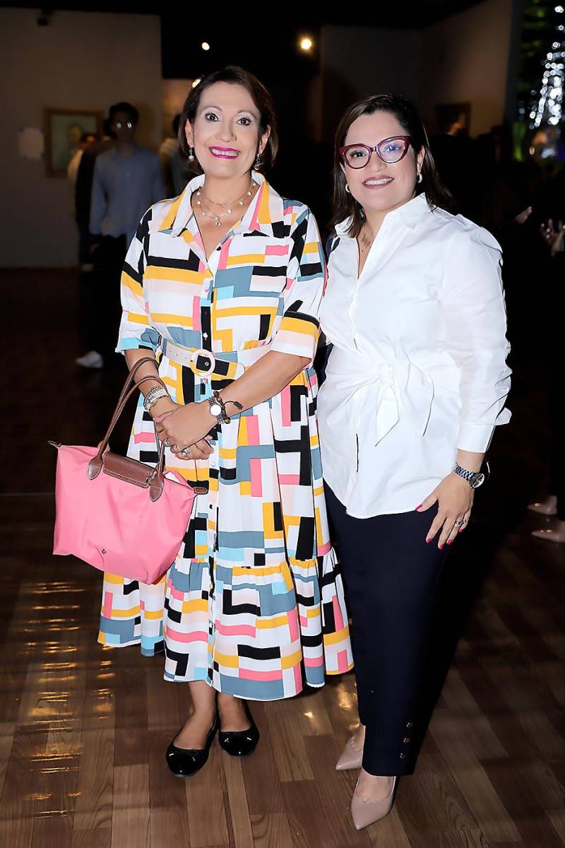 Zoila de Arita y Heiby Aguirre.