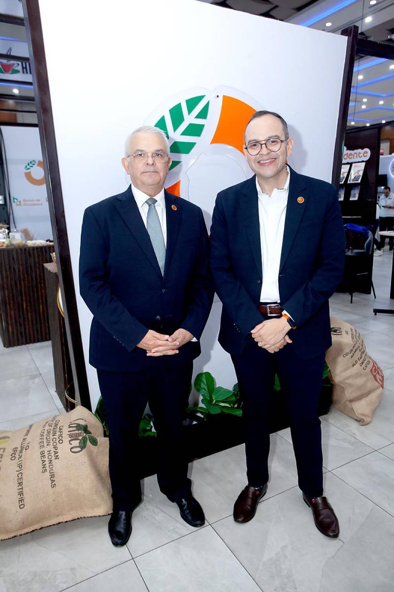 José Ramón Bueso y Leonel Rivera.