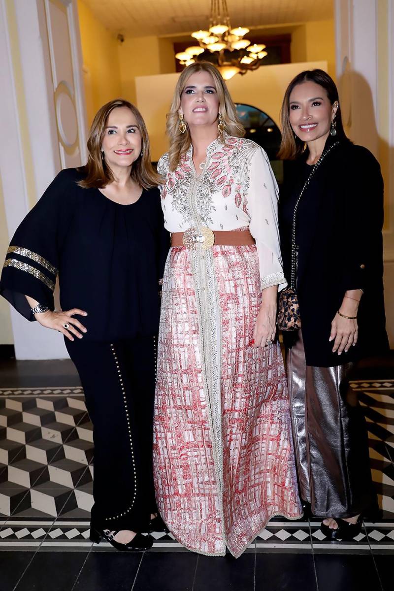 Waleska Montoya, Iovanna Ravelo y Vivian Montoya.