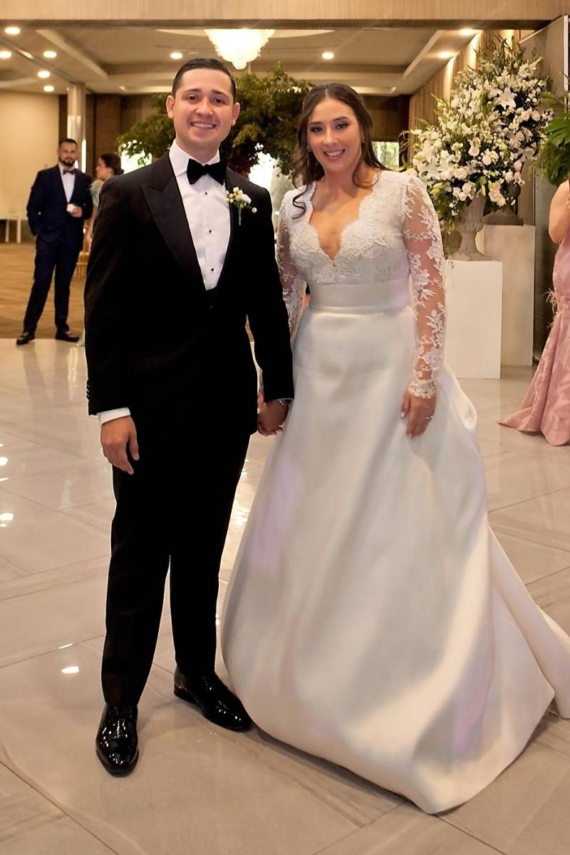 Los recién casados Giselle Ferez y Renán Núñez.