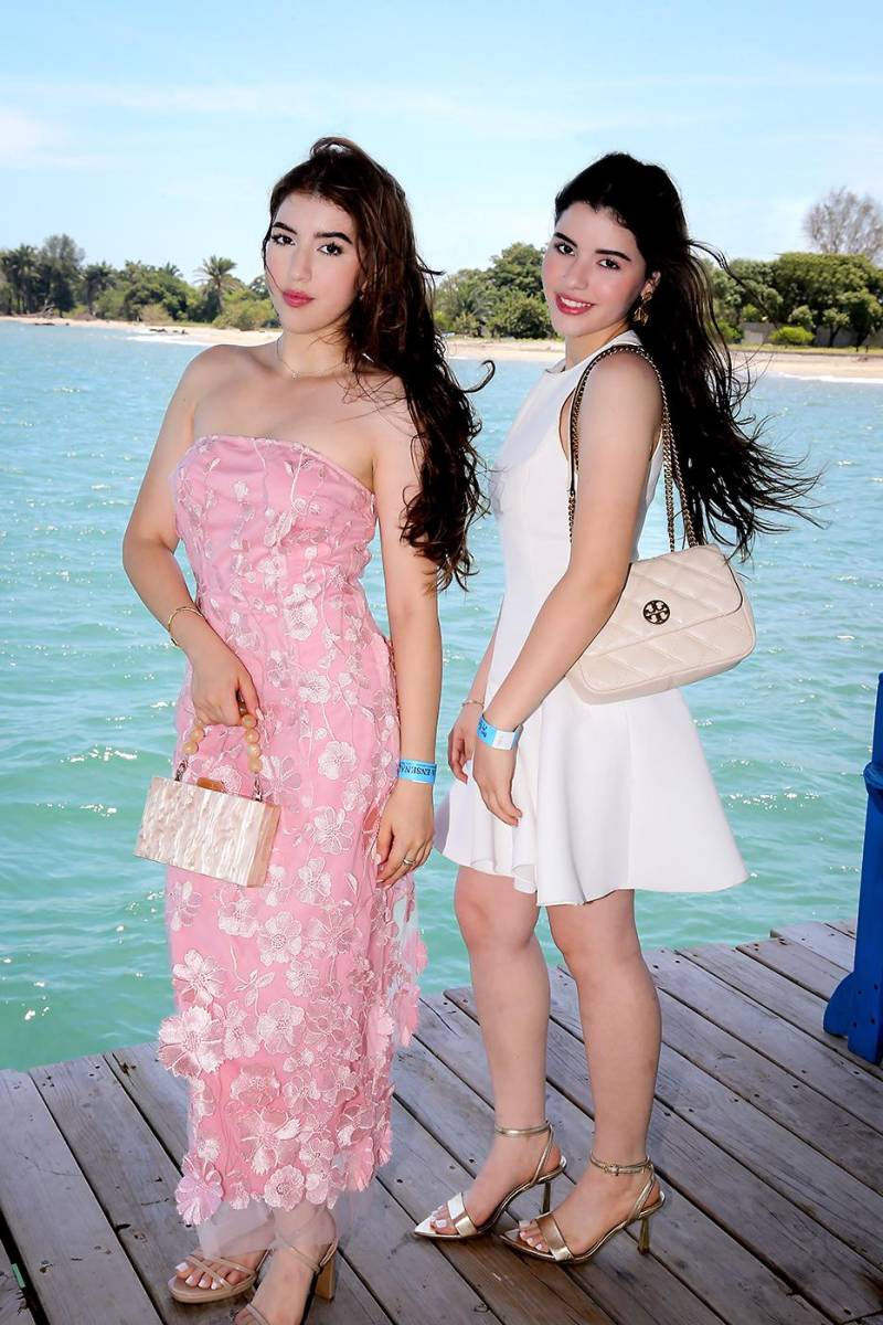 Briana Brizuela y Audrey Brizuela.