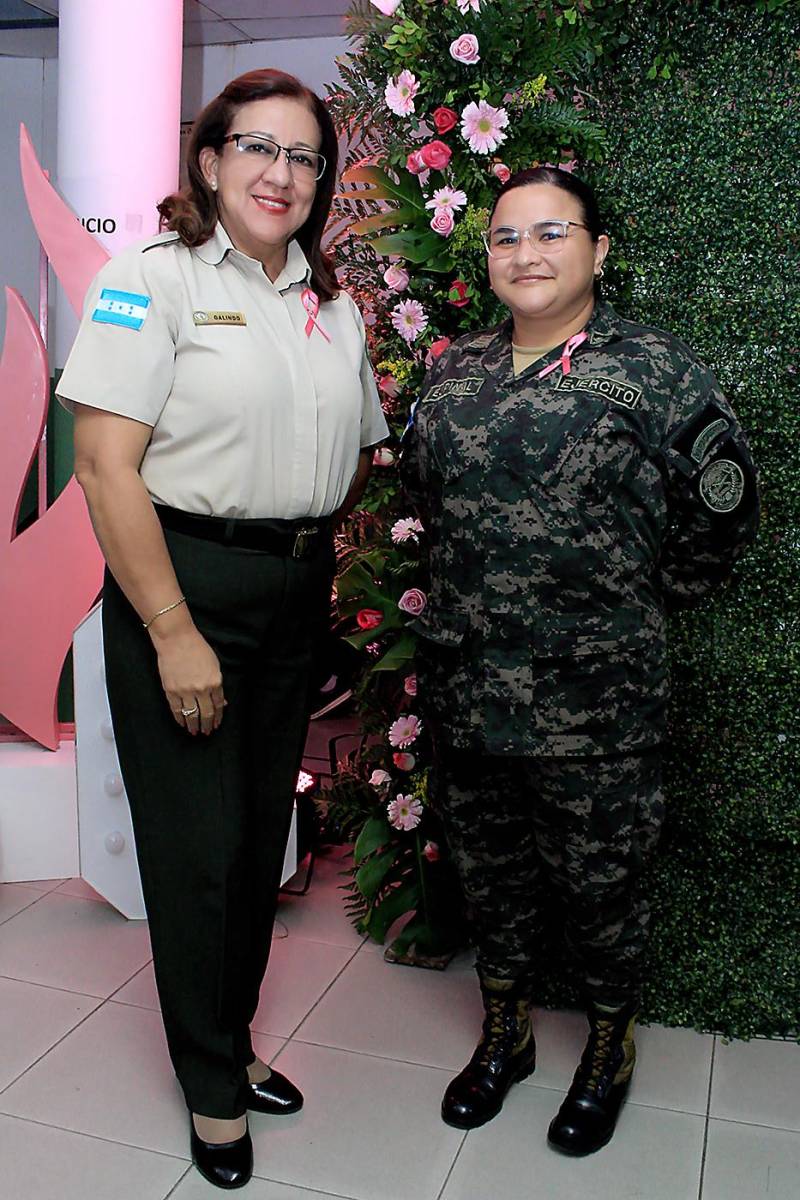 Isabel Galindo y Elvia Dora Espinal del Instituto Liceo Militar del Norte