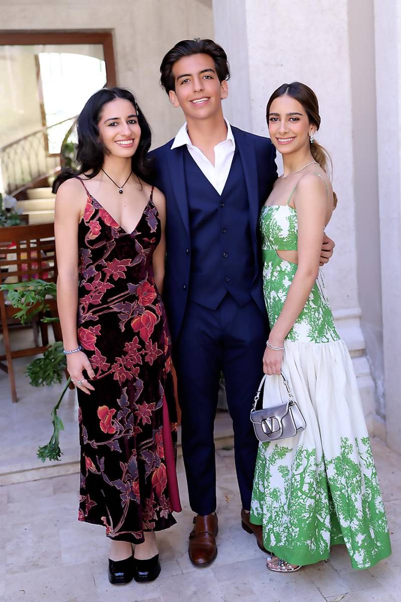 Daniella Bendeck, Juan Diego Asfura y Viviana Echeverría.