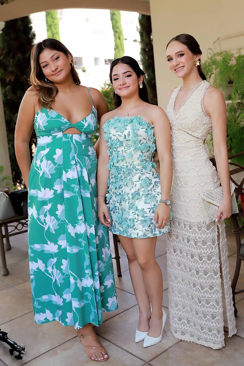 Athena Ulloa, Daniella Padilla y María Fortín. 