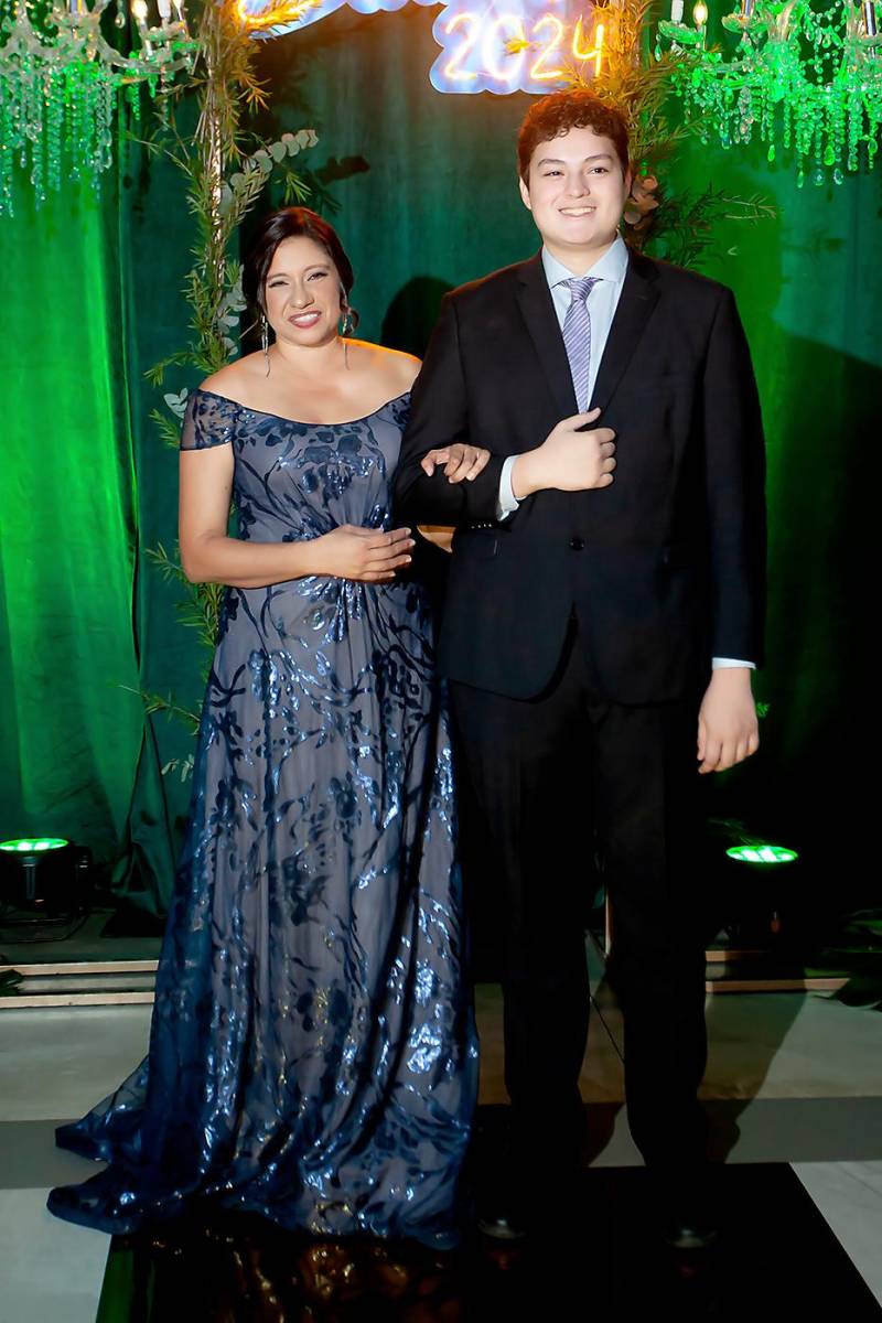  Rosa María García y su hijo Antonio José Alvarado