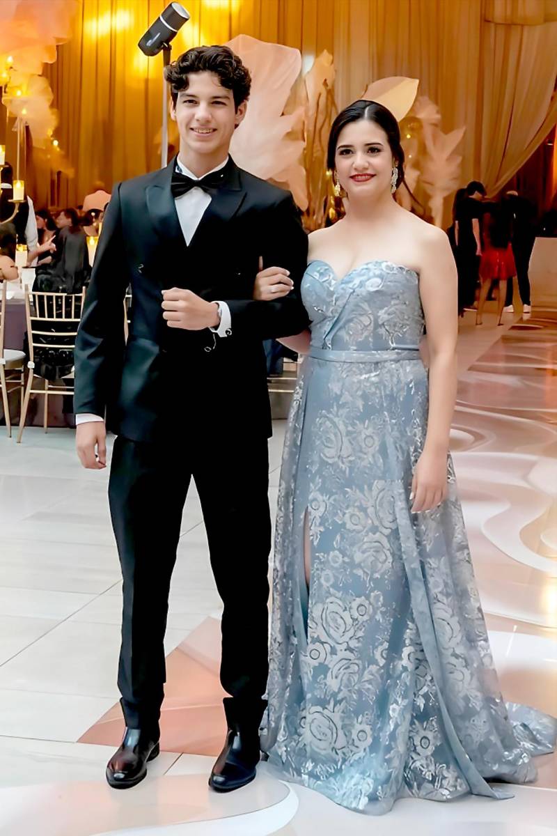 Claudio Eleazar Galo Montalvo con su madre Estela Montalvo. 
