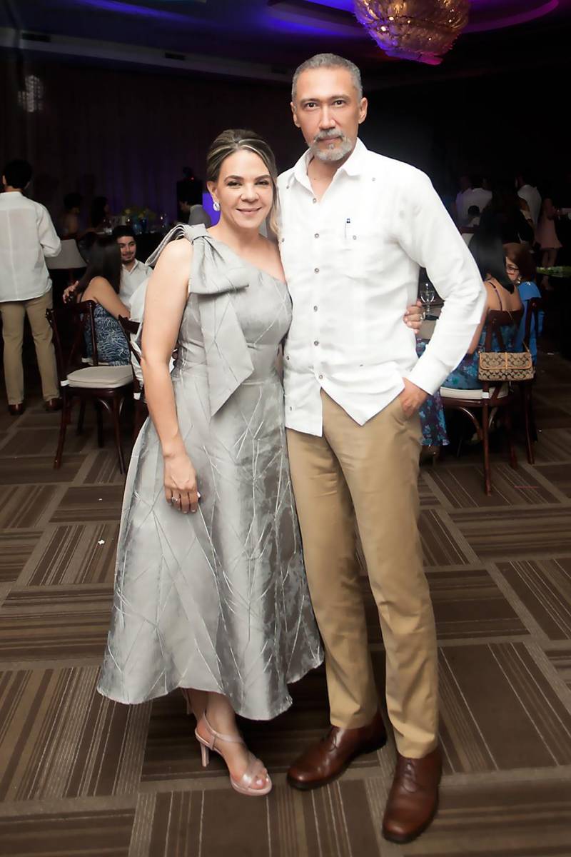 William Dox y su esposa Marisol Montes.