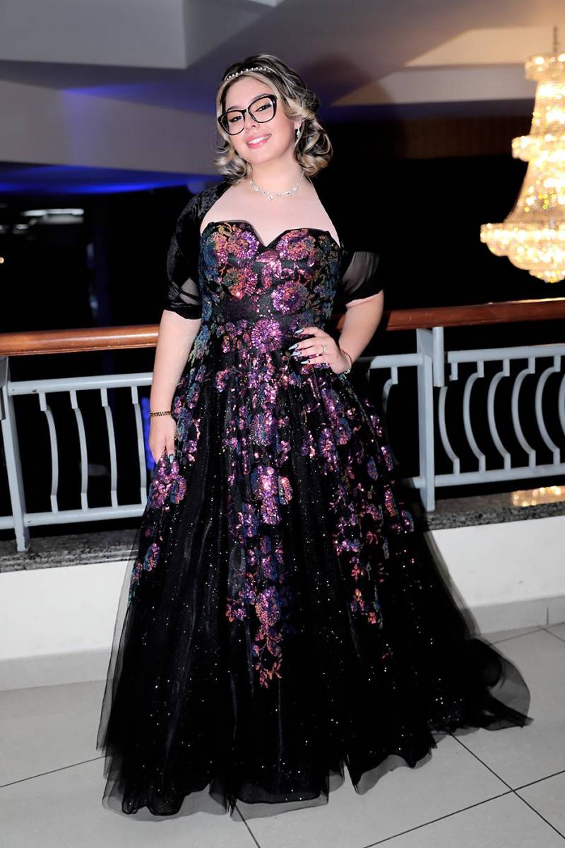 Looks de la prom 2024 del Instituto San José del Carmen