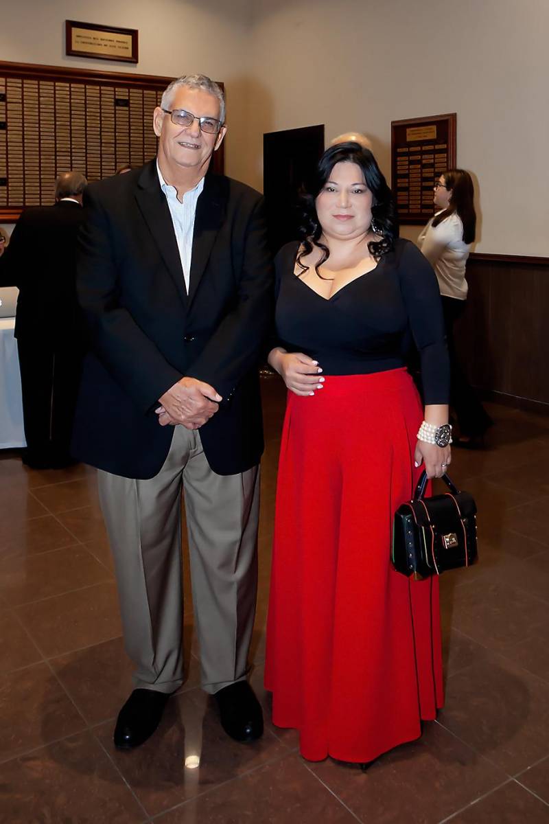Juan Bendeck y Lizzeth García.