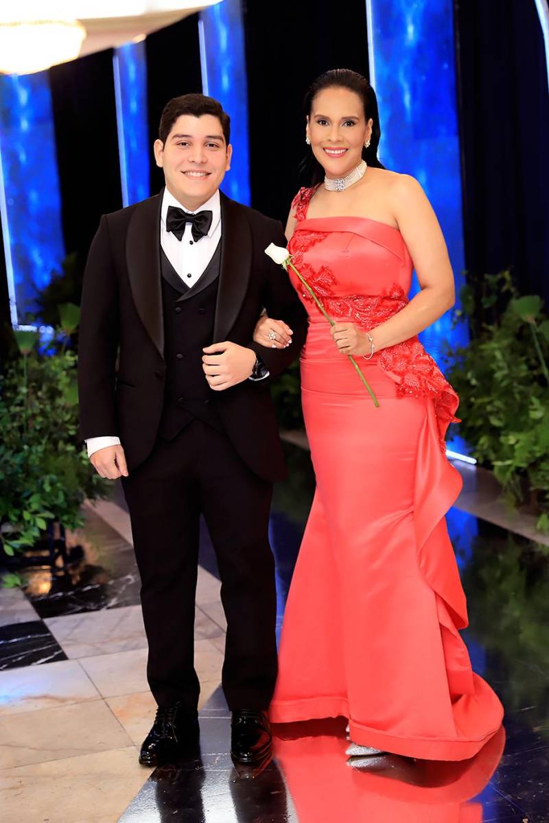 César Sánchez y Vanessa Irías.