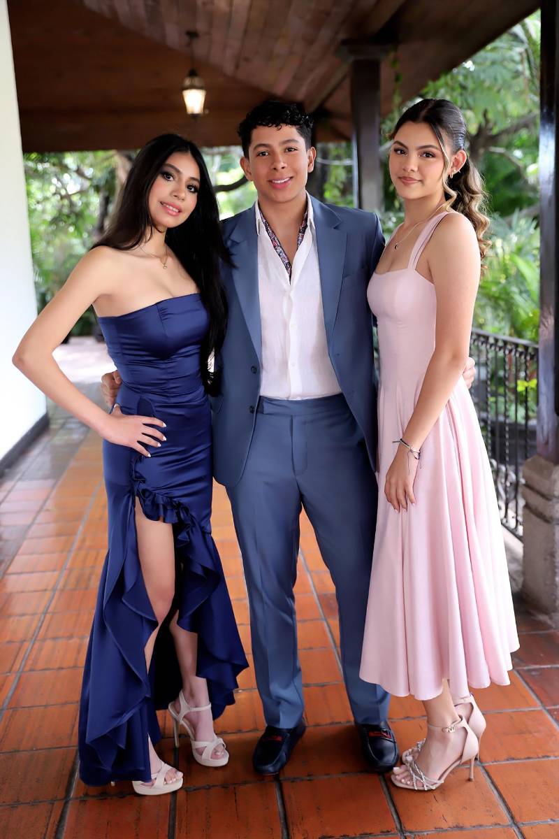 En una cálida mañana en el restaurante La Cuisinette, los seniors 2026 de la Discovery School se reunieron a celebrar su Senior Brunch. Los jóvenes compartieron risas y memorias y crearon nuevos momentos para recordar este año tan especial, que marca una etapa muy importante en sus vidas. En la foto: Óscar Cálix y Lía Ochoa.