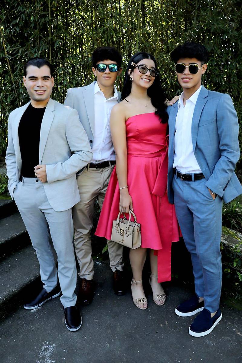 Diego Ortiz, Jorge Rodríguez, Fabiola Flores y Diego Guevara. 