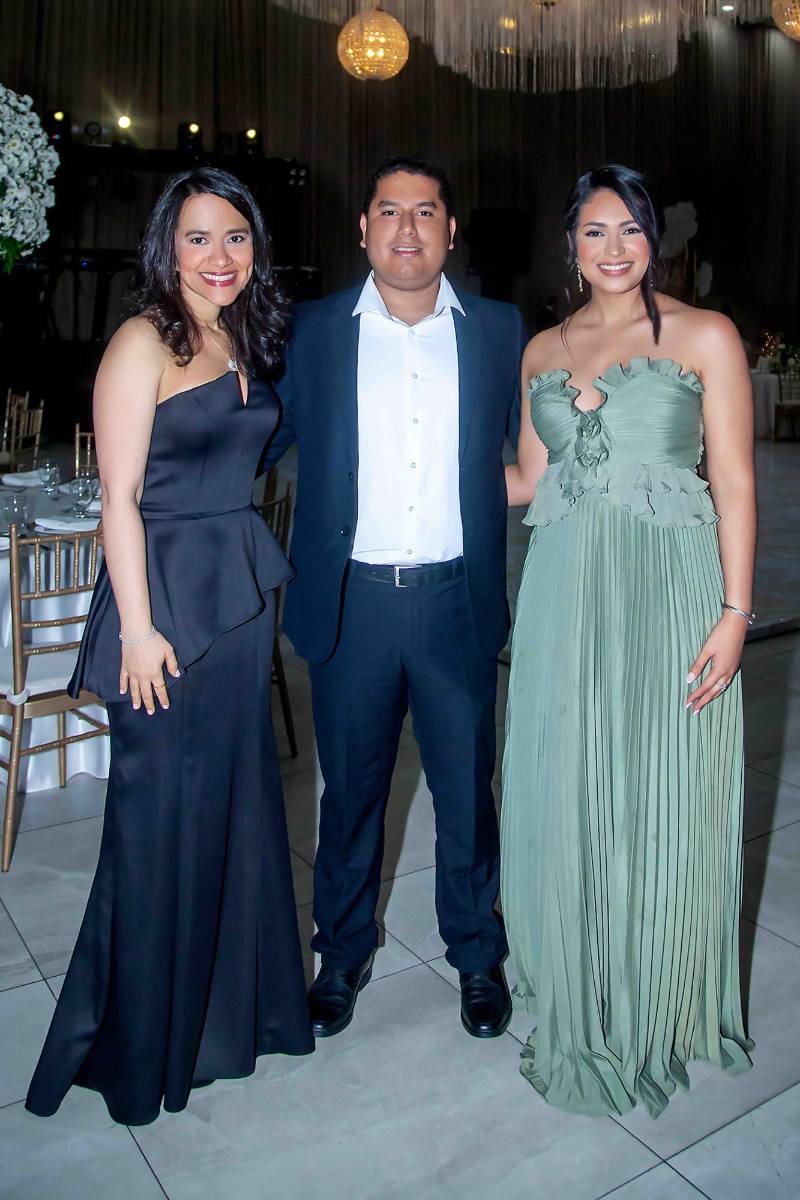 Aura Calero, Edy Martínez y Clara Murillo.