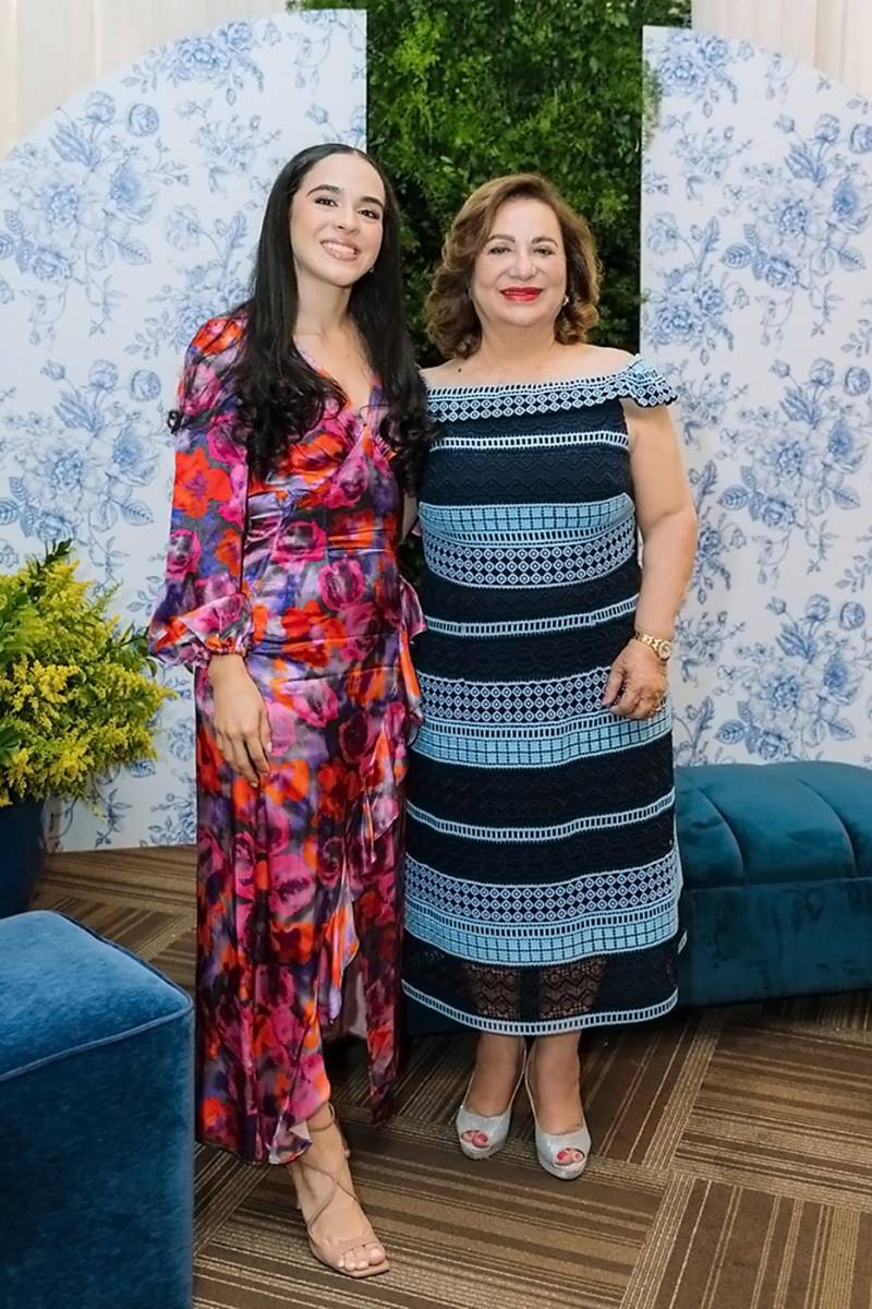 Susana Gamero y Suyapa Hawit de Fuschich.
