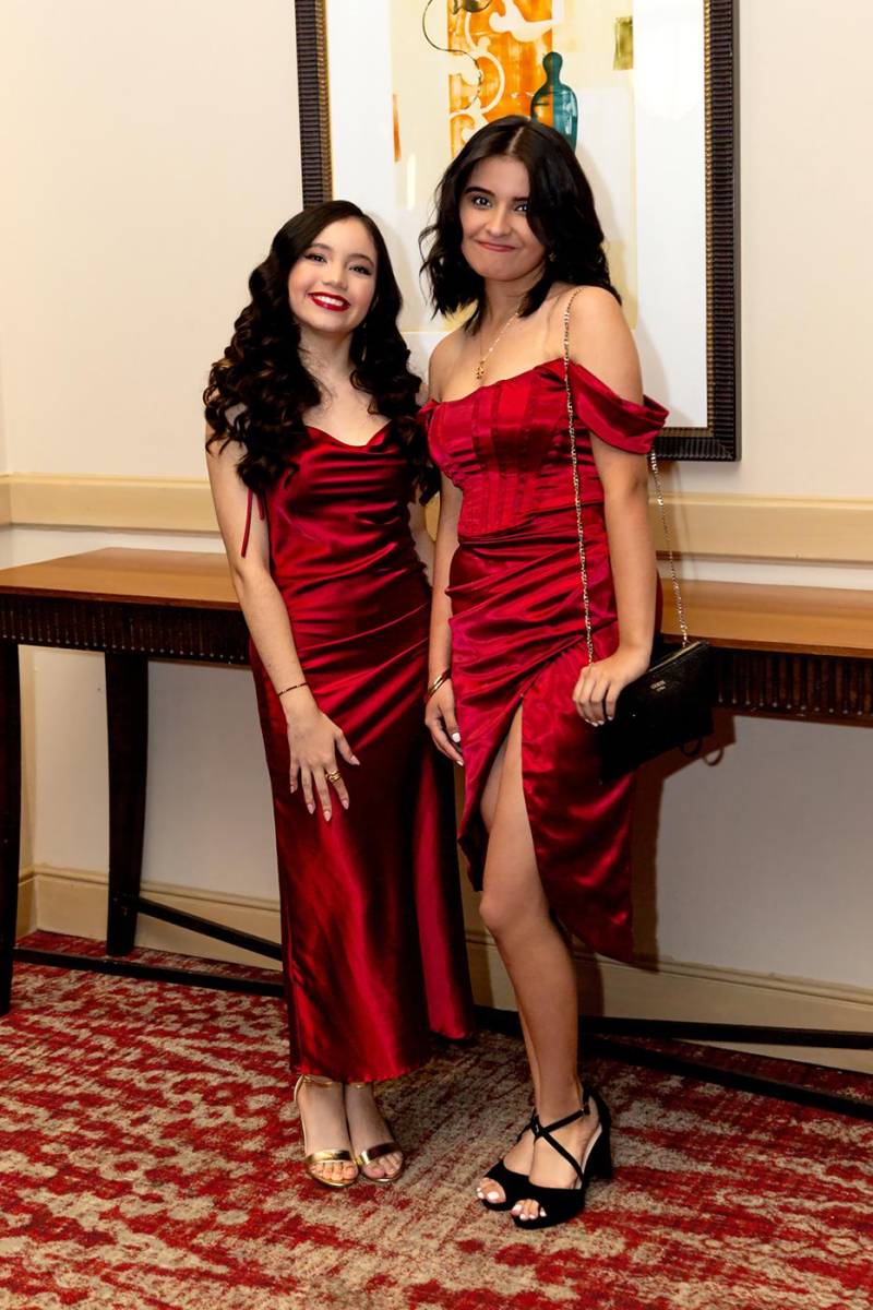 Andrea Flores y María Jemio.